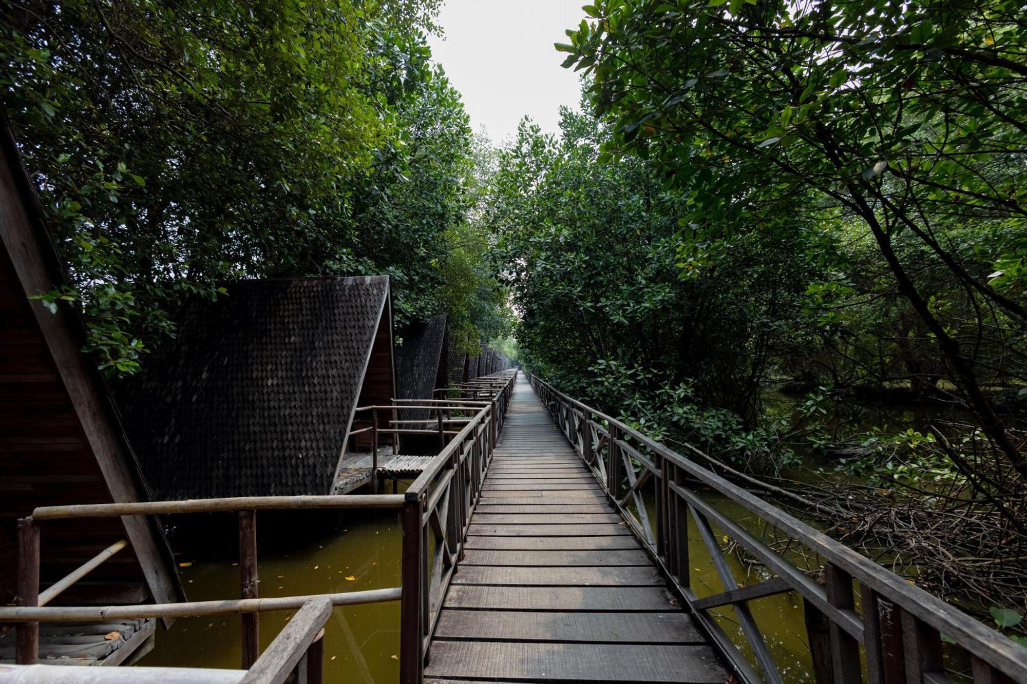 Reddoorz Resort @ Taman Wisata Mangrove Джакарта Екстериор снимка