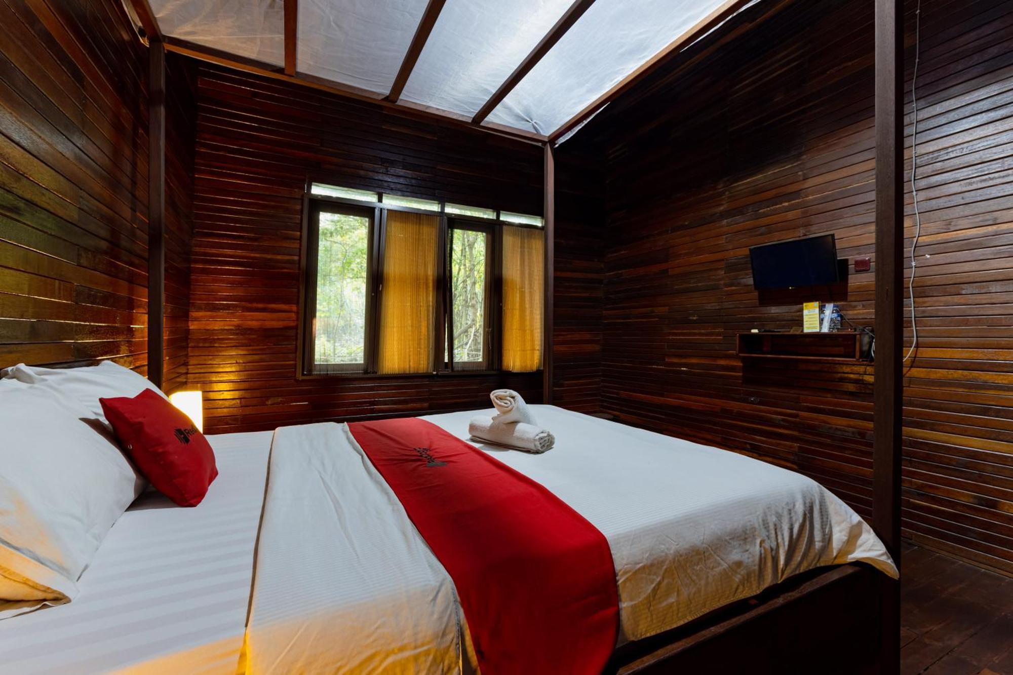 Reddoorz Resort @ Taman Wisata Mangrove Джакарта Екстериор снимка